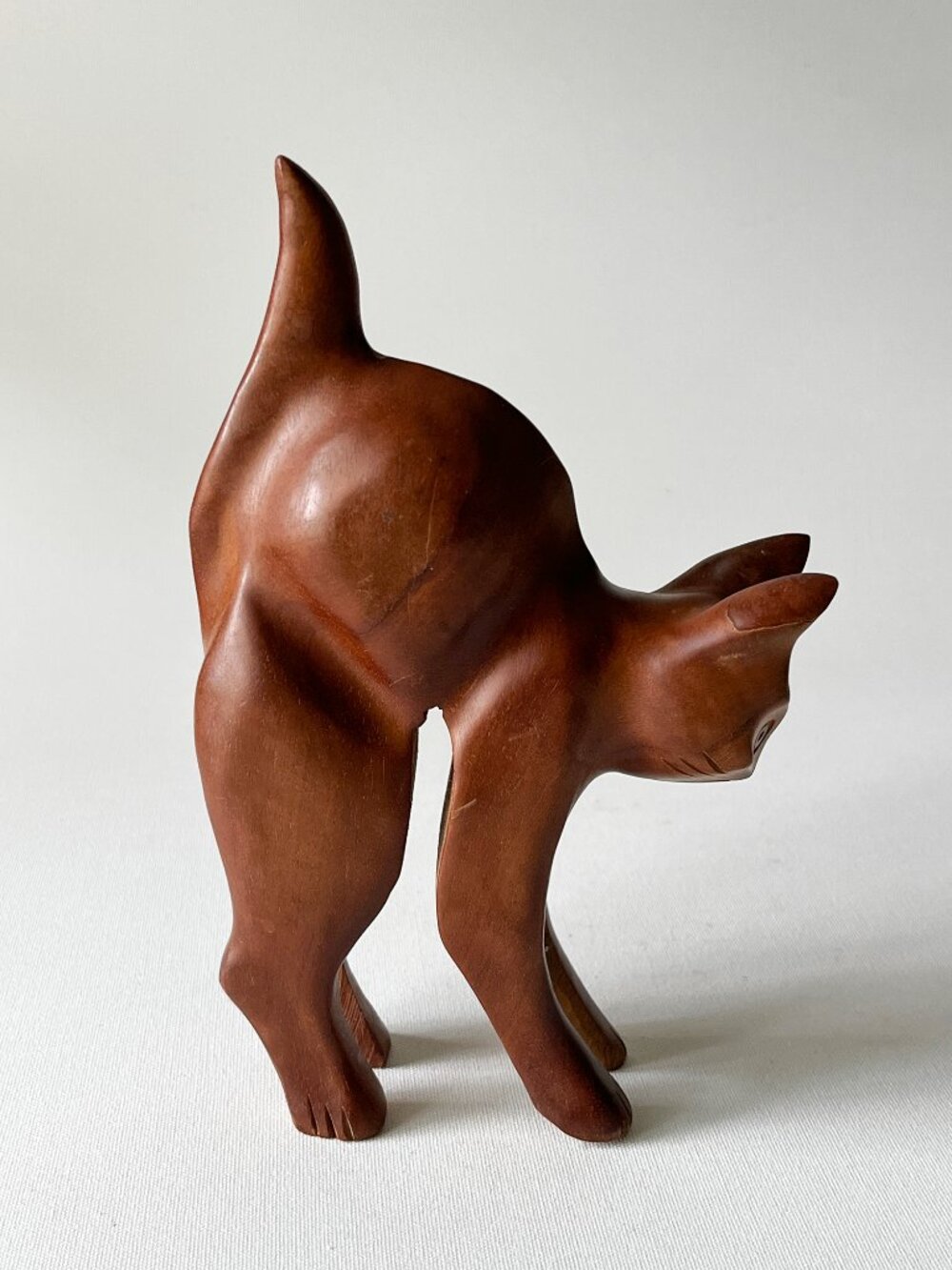 Vintage Signed Hand Carved Wood Scaredy Cat Figurine Danielle MCM 7.25"